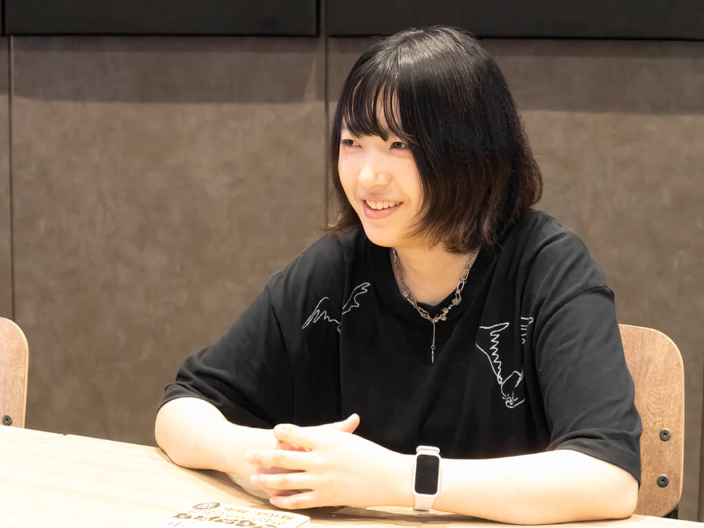 エッセイ『異常熱中のすすめ』を発売したYouTuber・たむらかえさん