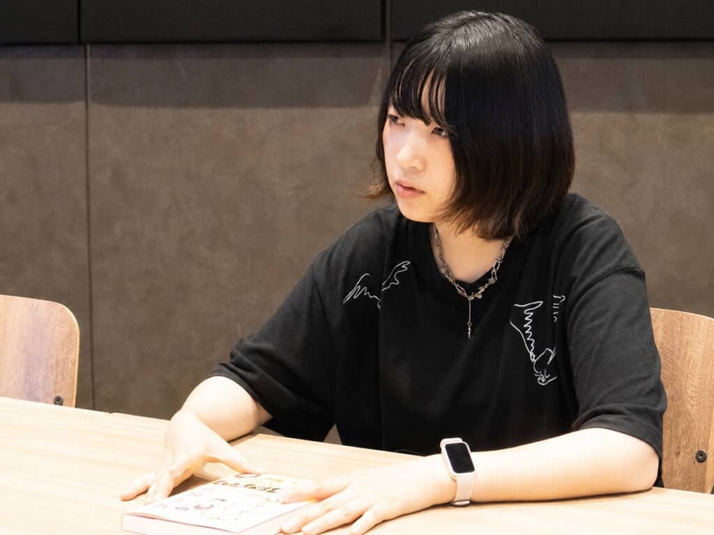 エッセイ『異常熱中のすすめ』を発売したYouTuber・たむらかえさん