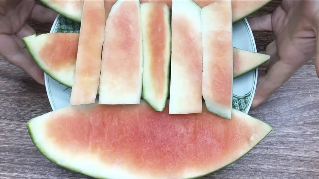 スイカを食べた後に残る皮