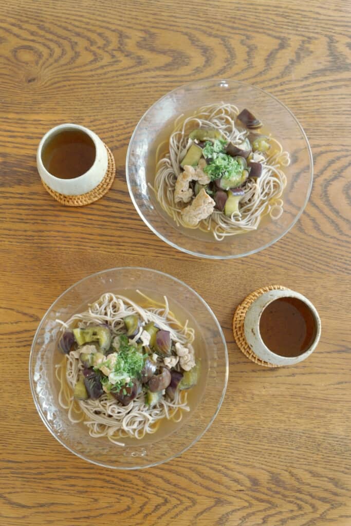 なすと豚肉の冷し蕎麦