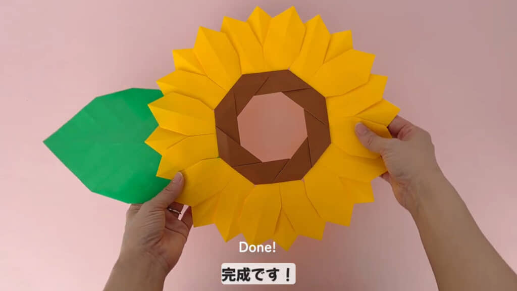 大きなひまわりリースが完成!