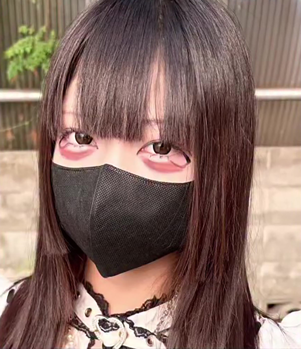 地雷メイクが大好きな中学生娘「1年前は黒歴史」→現在の姿に「めっちゃ変わった」「成長してる」（1/3） | 美容 ねとらぼ