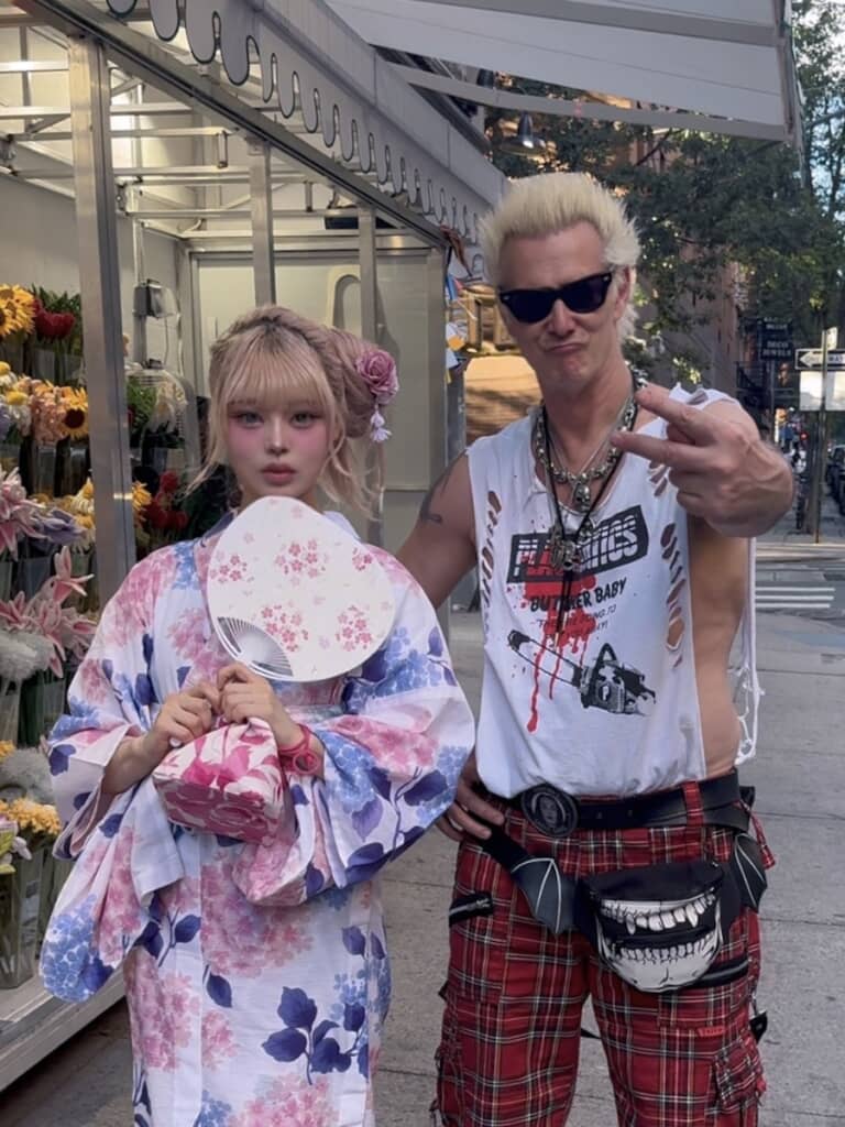 パンクな格好の男性に声をかけられ、写真を撮ったonodelaさん
