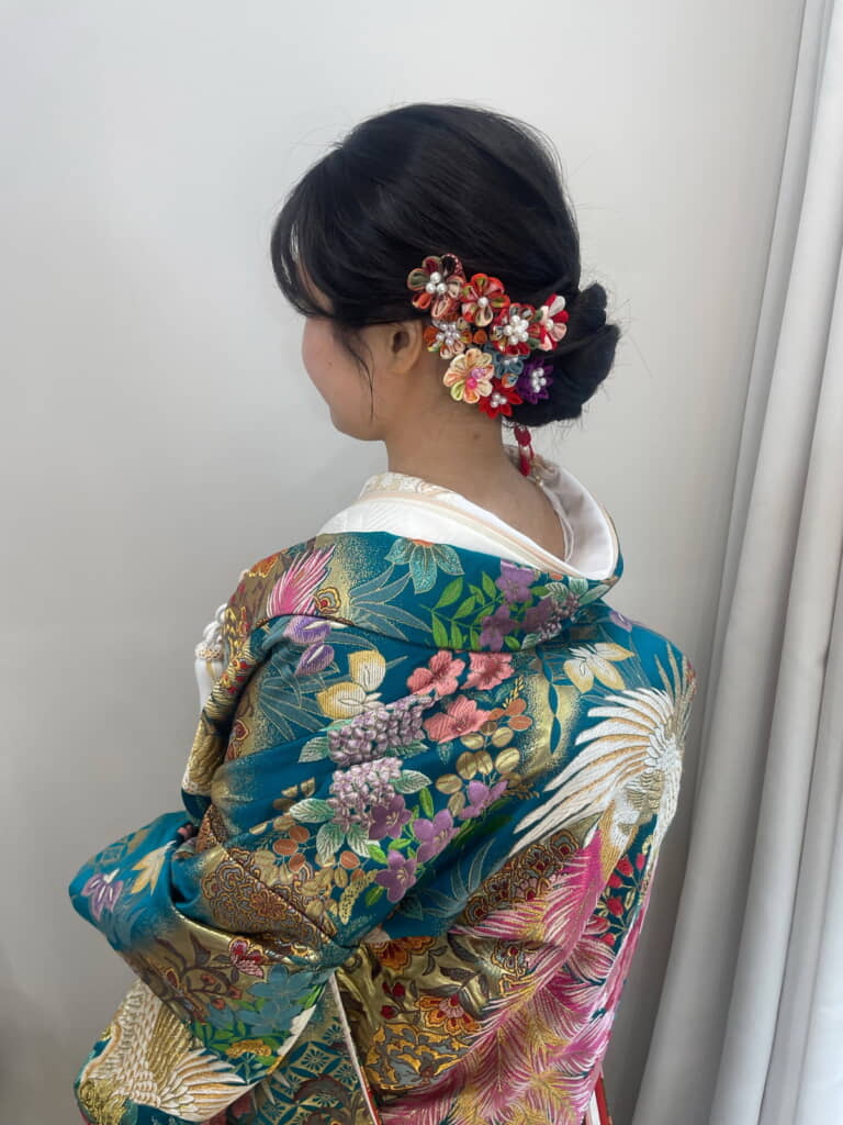 つまみ細工の髪飾りが華やか！