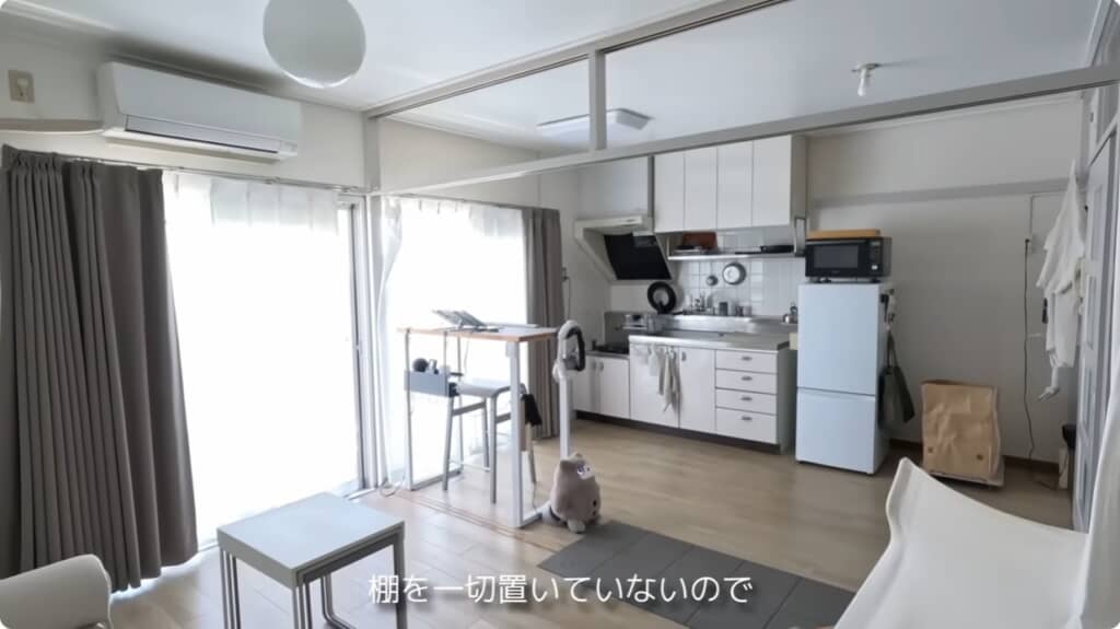 「置くところがないから買わない」と思うよう、棚を置いていません
