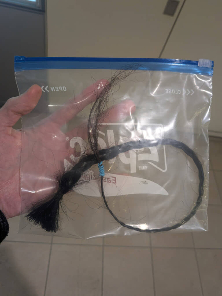 ヒゲはジップロックに入れて保管