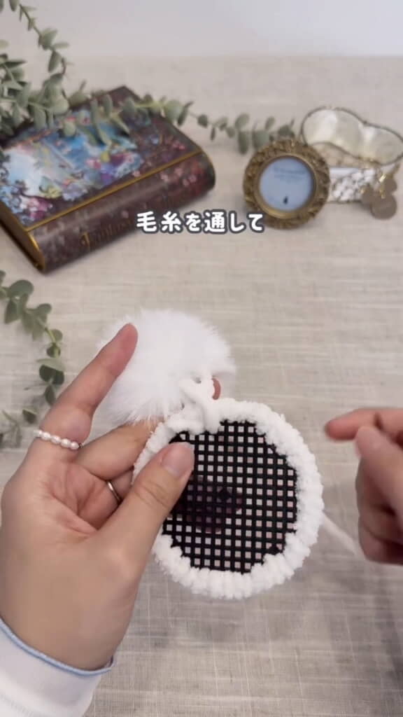 耳のように取り付けて固定したら……