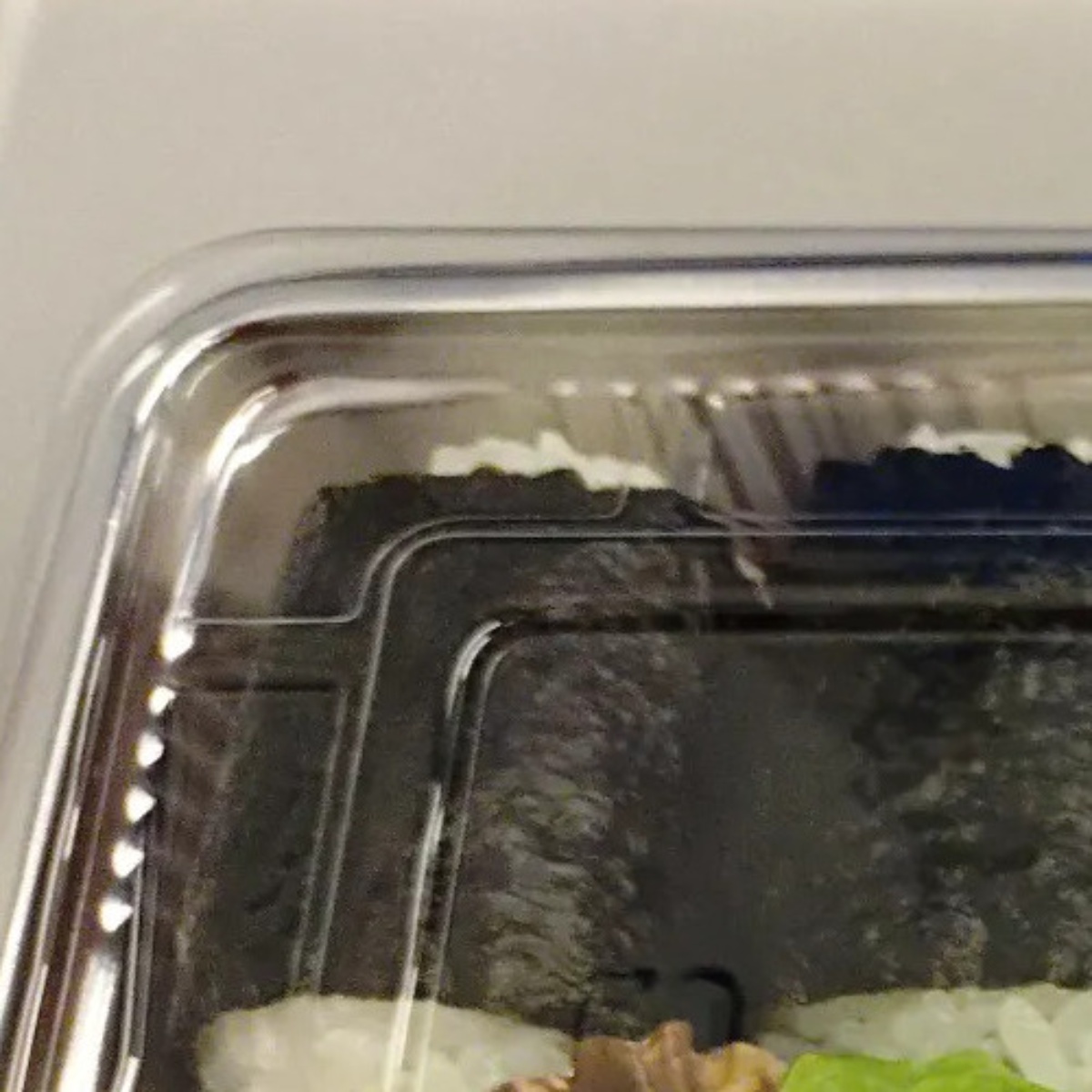 夏休みに実家へ帰省した息子→母が帰り際に持たせてくれたお弁当に「こんなん見たら泣いちゃう」「1番響くんですよね」(1/3) | ライフスタイル ねとらぼ