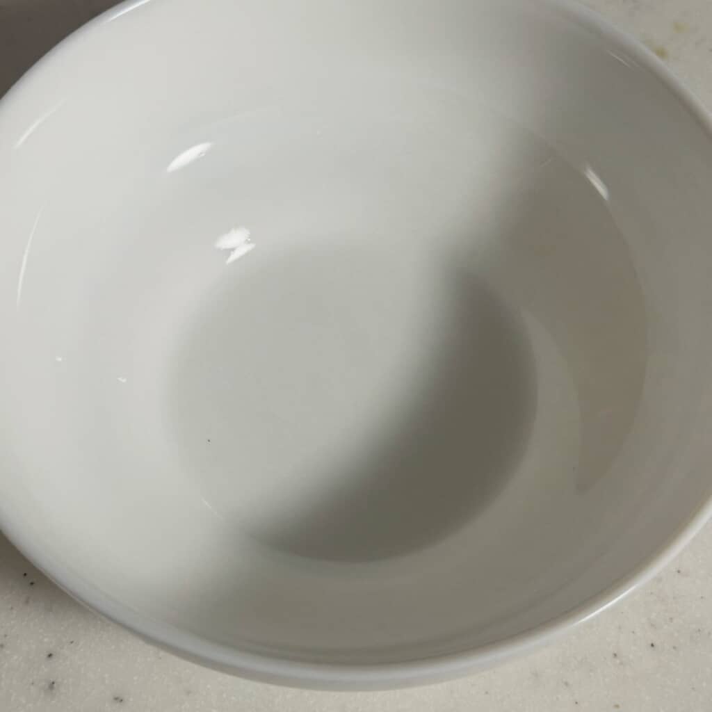 無傷の白い皿