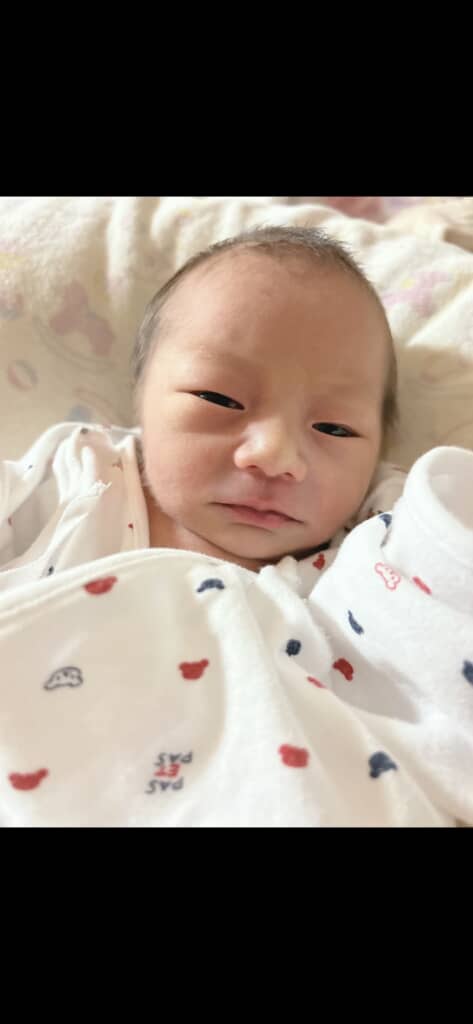 生まれたての赤ちゃん