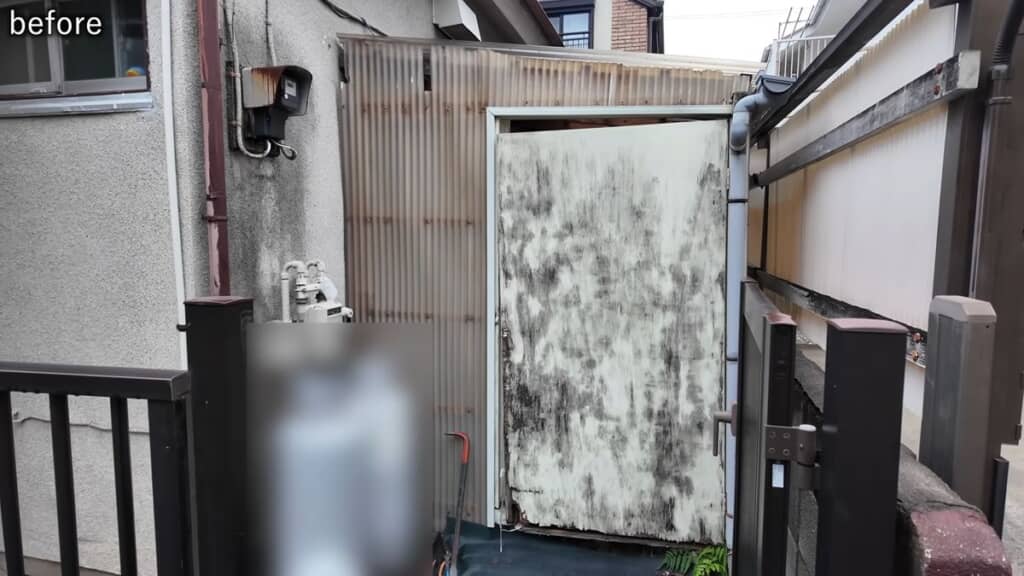 解体前の小屋の正面