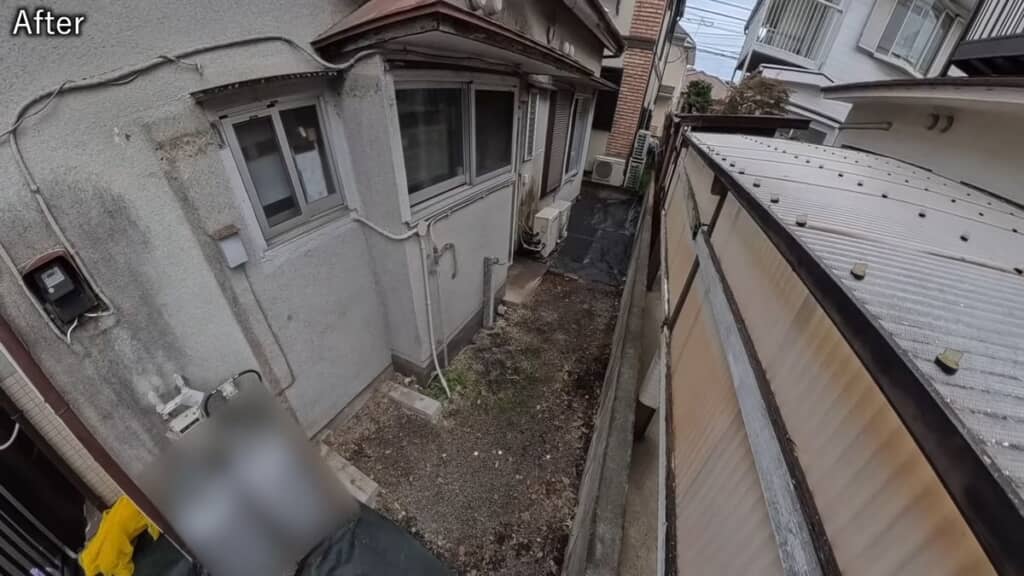 小屋があった場所を上方から撮った映像