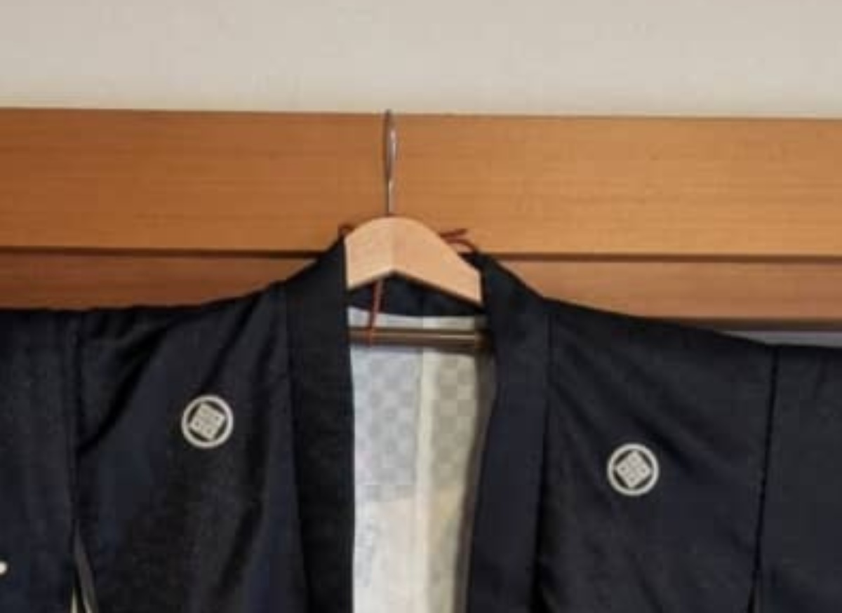 メルカリで買った“傷あり2500円”の七五三着物セット→開けてみたら……「出品者さああああああん!!」 驚きの中身に反響(1/2) | ファッション ねとらぼ