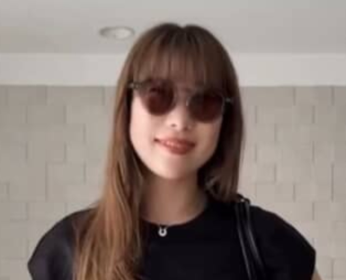 GUの“990円”Tシャツ→ユニクロの定番デニムと合わせたら…… 36歳女性の美シルエットコーデに「可愛い」「参考にさせてください」(1/3) | ファッション ねとらぼ