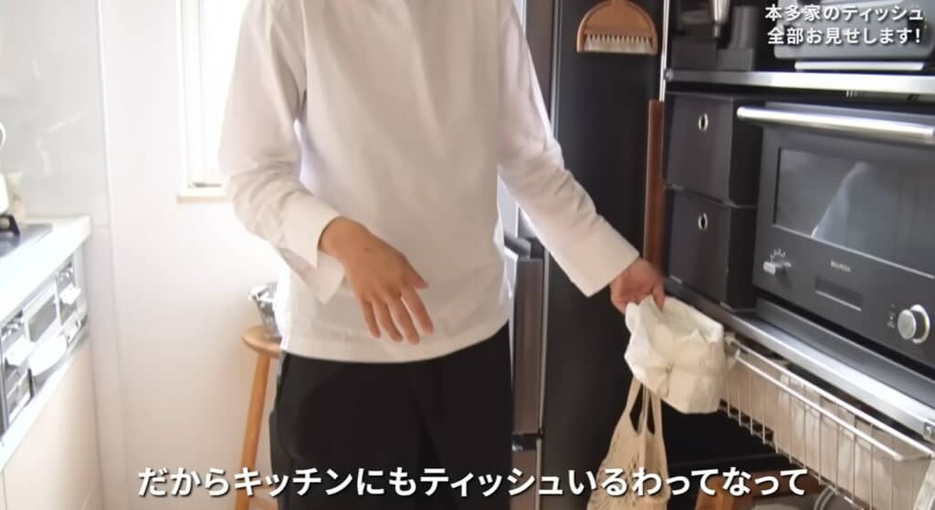キッチンのティッシュはラックに取り付けています