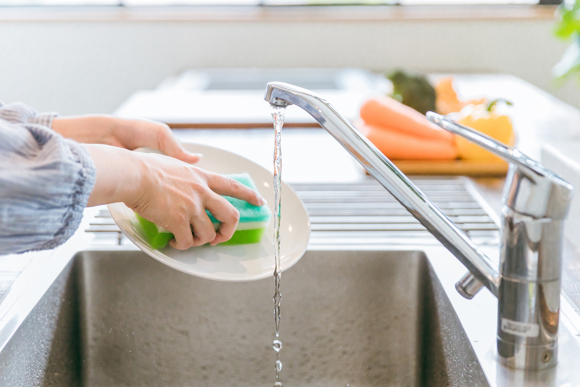 信頼している「食器用洗剤ブランド」ランキング! 2位は「キュキュット」、1位は? | ライフ ねとらぼリサーチ