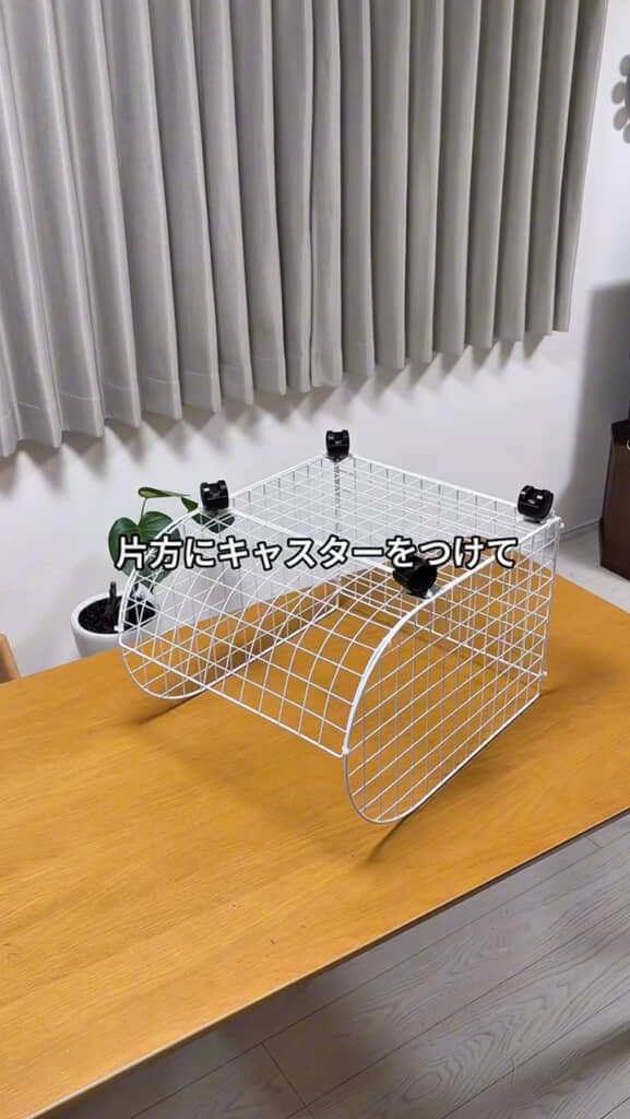 玄関に散らかる“外遊びグッズ”→ダイソーのワイヤーネットでスッキリ収納「素晴らしいアイデア」「早速作ります!」(2/3) | ハンドメイド ...