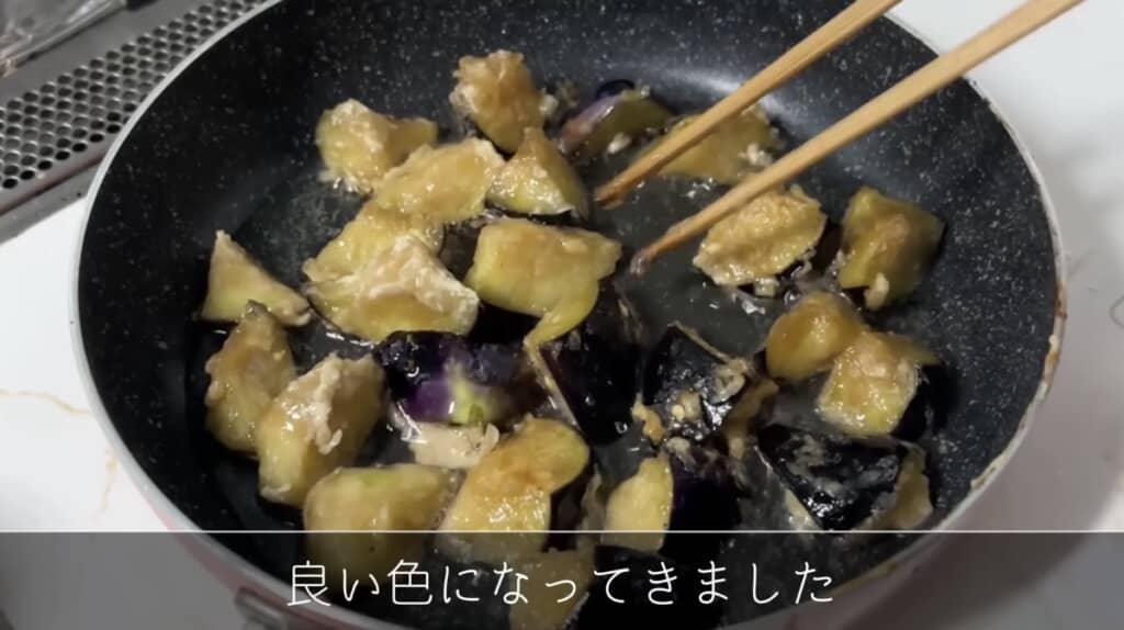 揚げ焼きしていきます