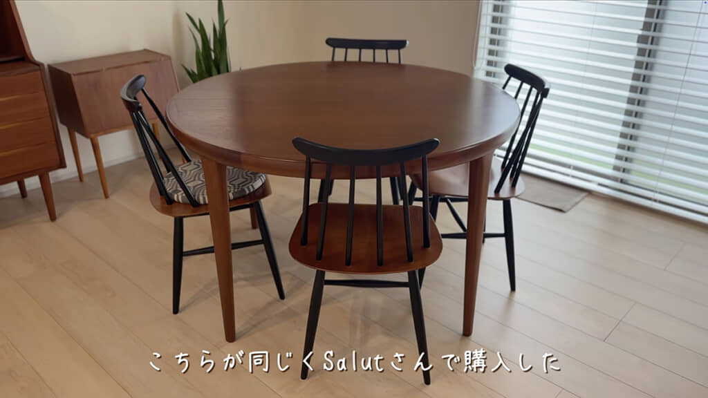 統一感のあるシックなダイニングセット