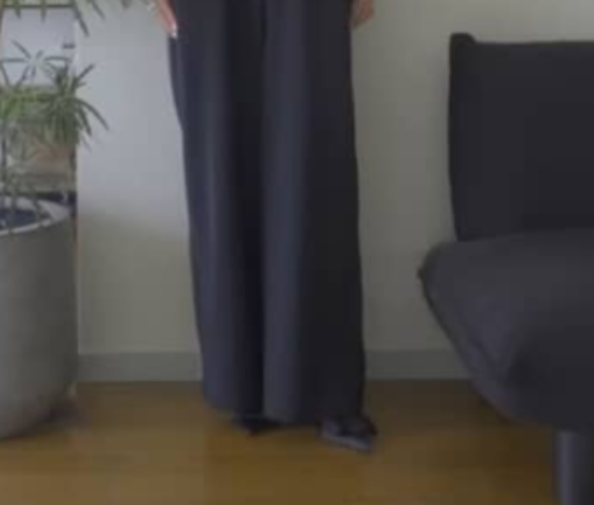 40代女性がしまむらの990円Tシャツを着ると…… 大人かわいい高見えコーデに「購入しました!」「とてもお似合いです」(1/3) | ライフスタイル ねとらぼ