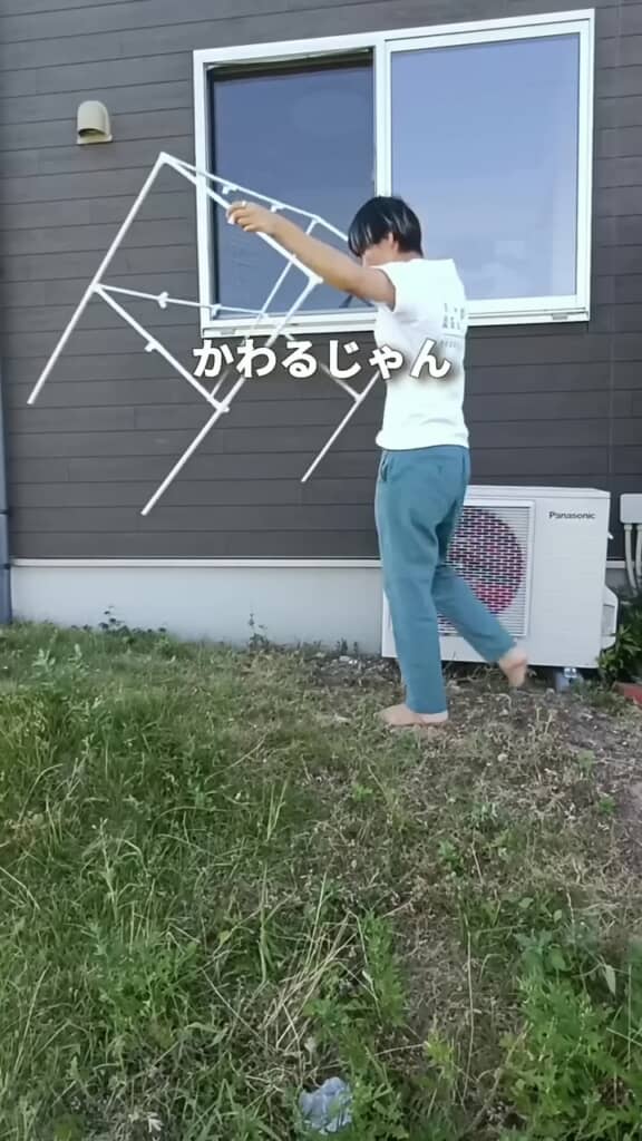 軽いため簡単に持ち運べるフレーム