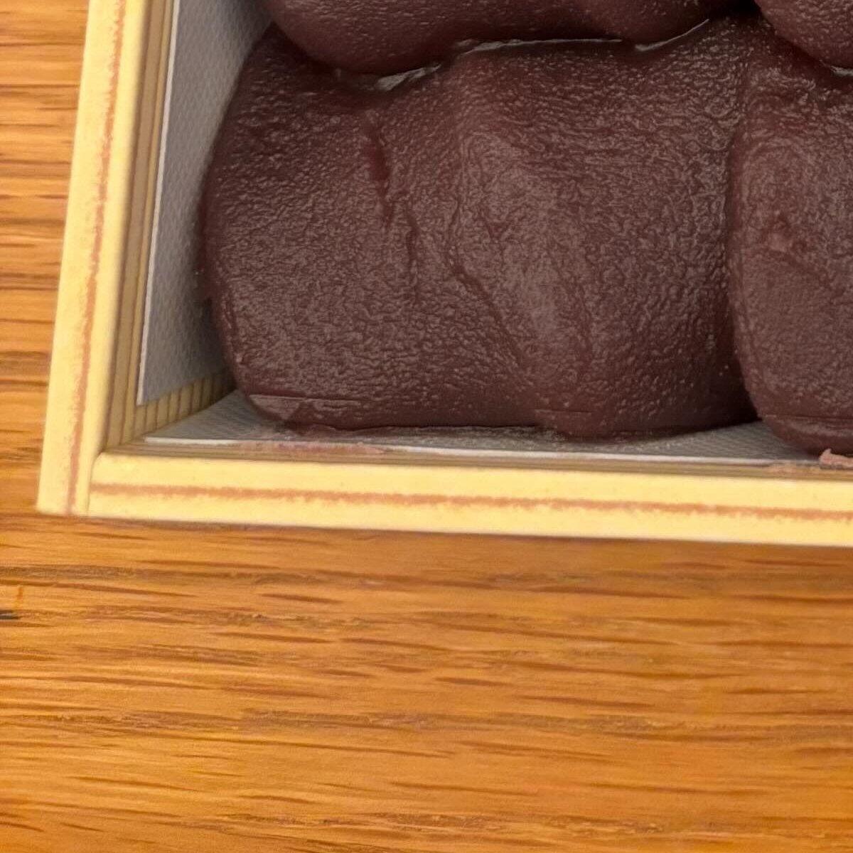 夫が買ってきた赤福→開けたら…… まさかの中身に「お店に電話してしまいそう」「さすがに初めて見ました笑」と107万表示 | ライフスタイル ねとらぼ