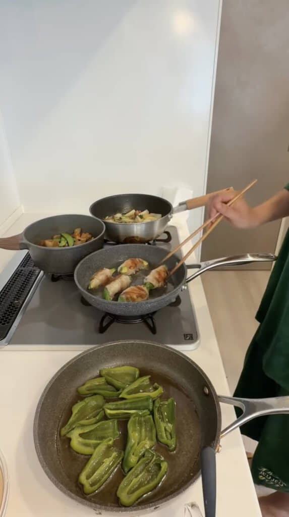 同時進行でたくさんの料理を作ります