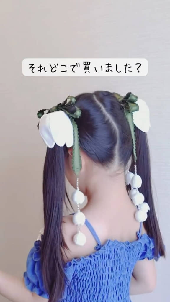 かわいいスズランの髪飾りに娘さんもうれしそう