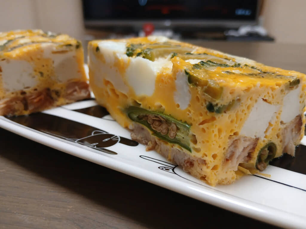 ビジュアルこそトリッキーながら、材料自体はゴーヤチャンプルー