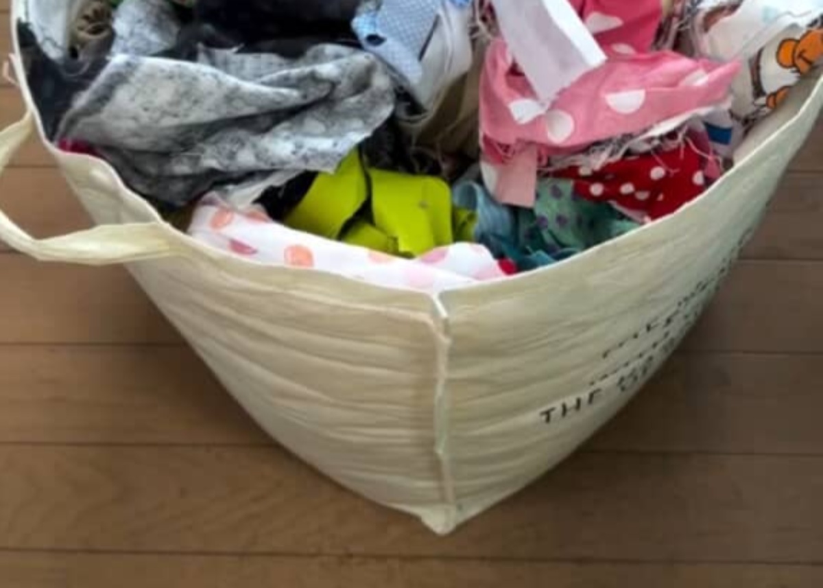 山盛りのハギレ、ひたすらタオルに縫い合わせると……「すごいです」「子どもの服でやりたい」　便利な完成品が64万再生（1/3） | ハンドメイド ねとらぼ