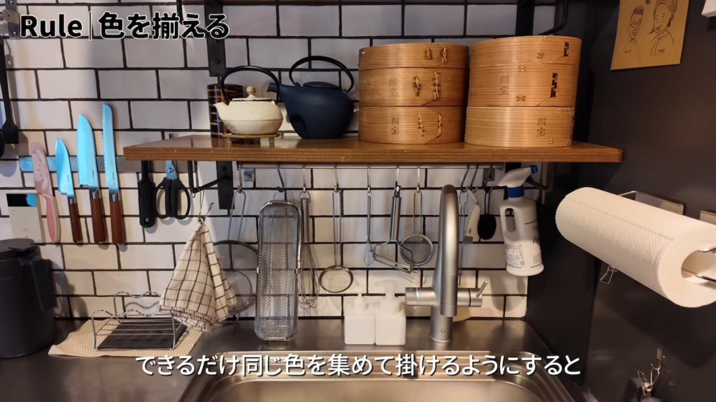 シルバーやホワイトでそろえたシンク周り