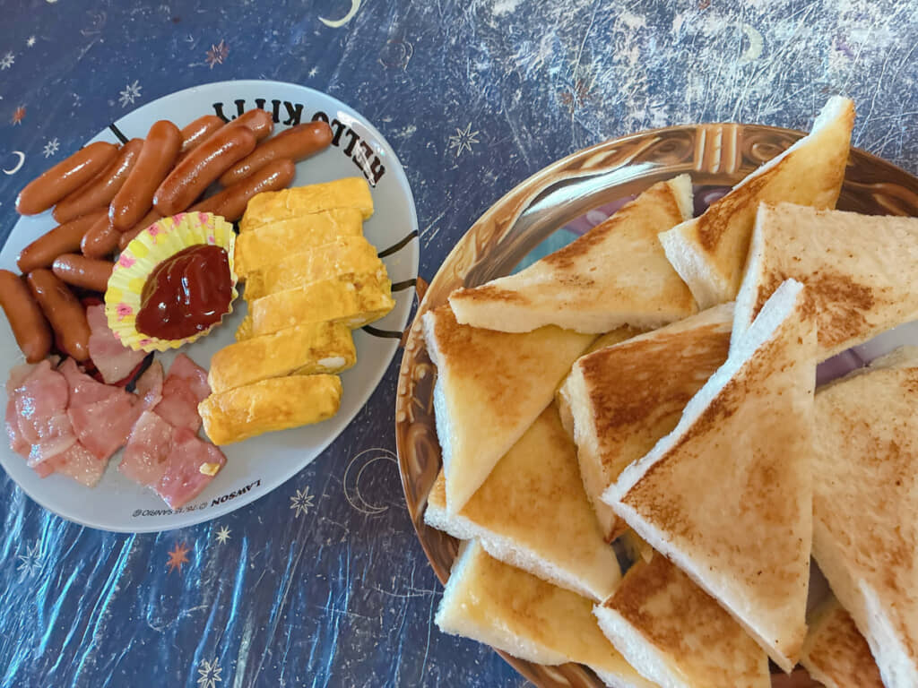 これはテンション上がる朝ごはん……！