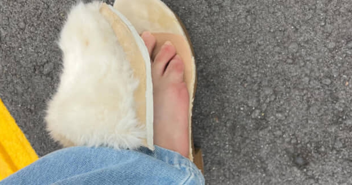 ライブに行く道中でサンダルが崩壊→裸足で困っていたら…… 「かっこ良すぎ」まさかの展開に感動「こういう人に私もなりたい」(1/2) | ライフスタイル ねとらぼ
