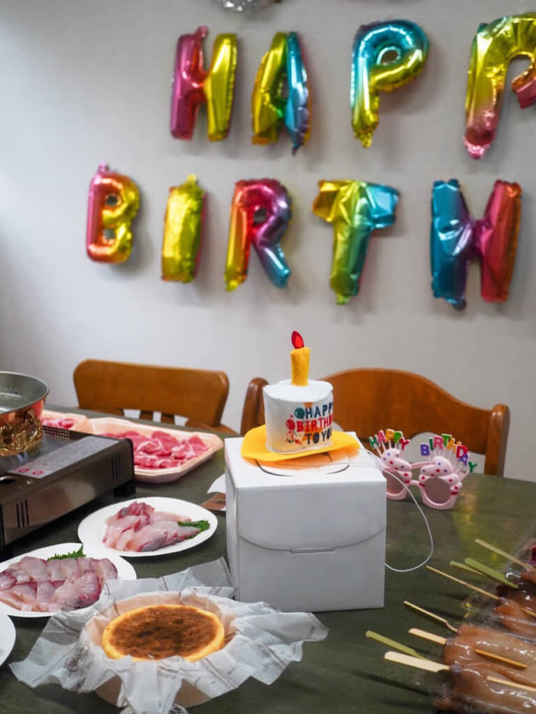 スタッフの誕生日をごちそうで祝うときも