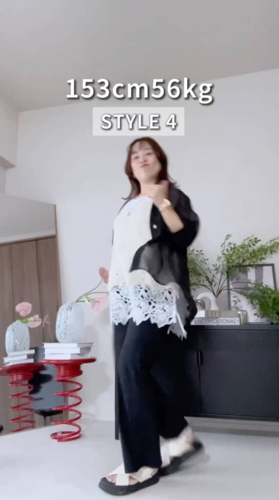 オシャレな白黒コーデに