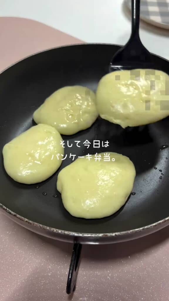 ミニパンケーキを焼いていきます