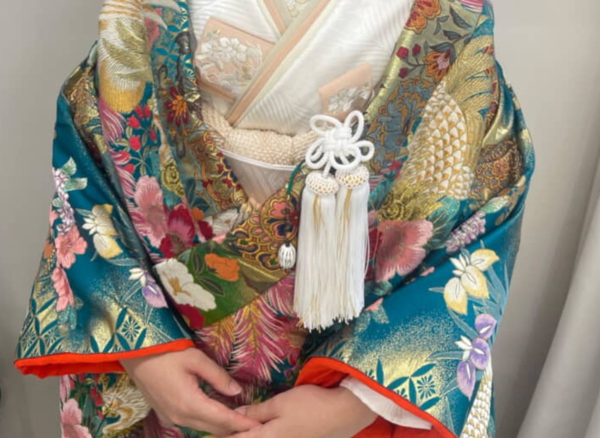 花嫁「自慢していいですか」　着物にぴったりな“祖母の手作りアイテム”に「ひえー！」「センスが素晴らしい」「モデルさんかと」（1/3） | ハンドメイド ねとらぼ