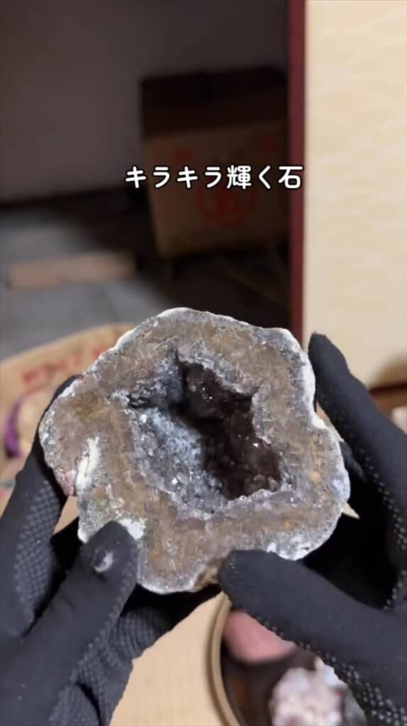 ゴミ屋敷な祖母の家で見つかったお宝