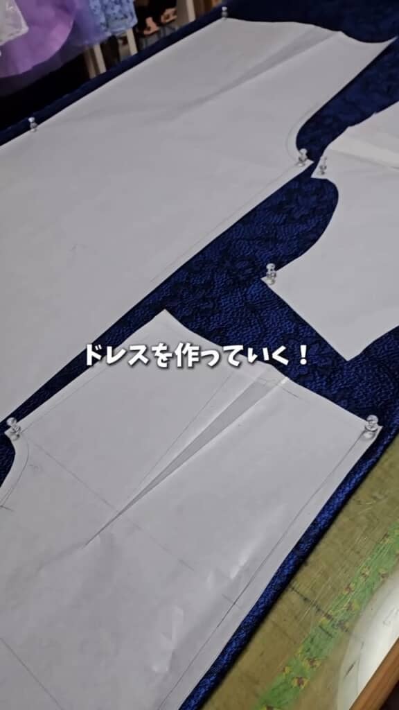 自分の体型にピッタリの原型を元に裁断