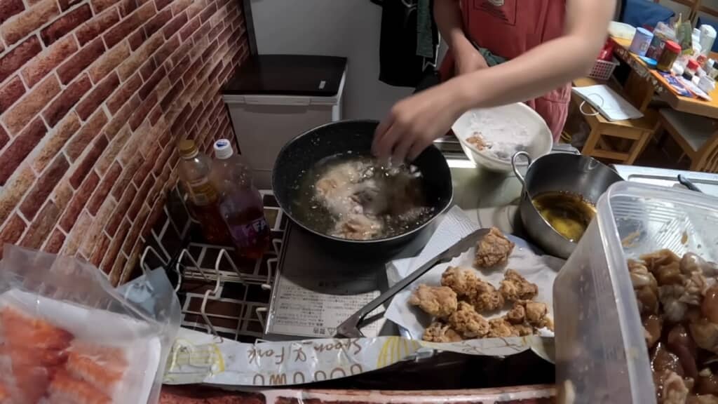 からっとした衣がこだわりの唐揚げ