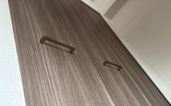 クローゼットの取っ手に何が……