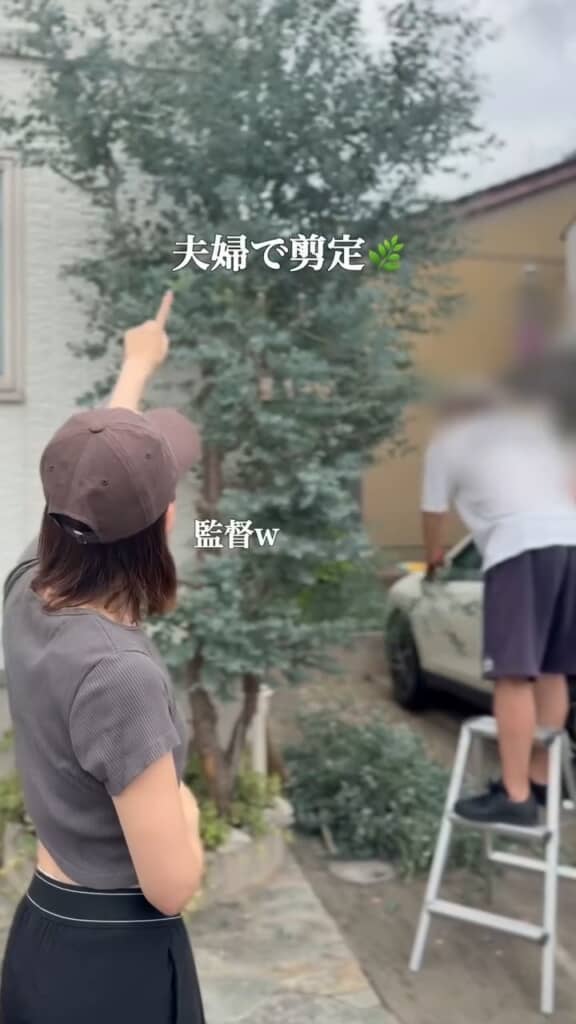 子どもが寝ている時間を狙い、夫婦で剪定