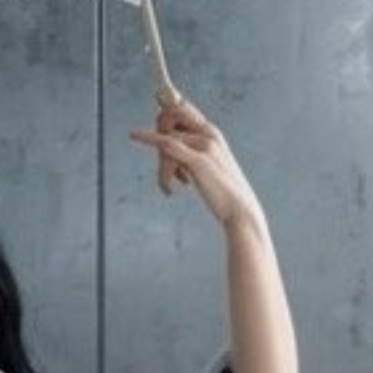 ネットで買った1800円の日傘→さしたら…… 衝撃の姿に「笑えないけど笑ってしまった」「コレはコレで良いんじゃない?」 | ライフスタイル ねとらぼ