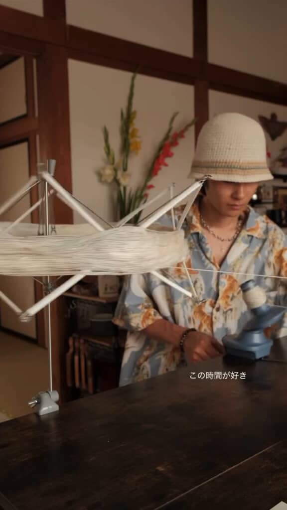 かせくり器と玉巻器を使用中