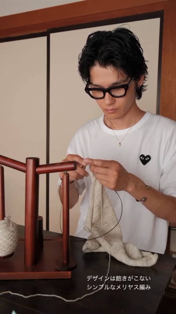 編み方はメリヤス編みを採用