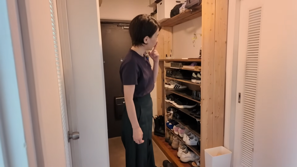 玄関の収納棚はほぼ一人でDIY