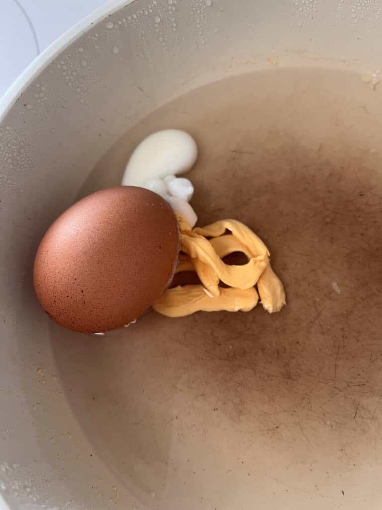 中身が出てきてしまったゆで卵