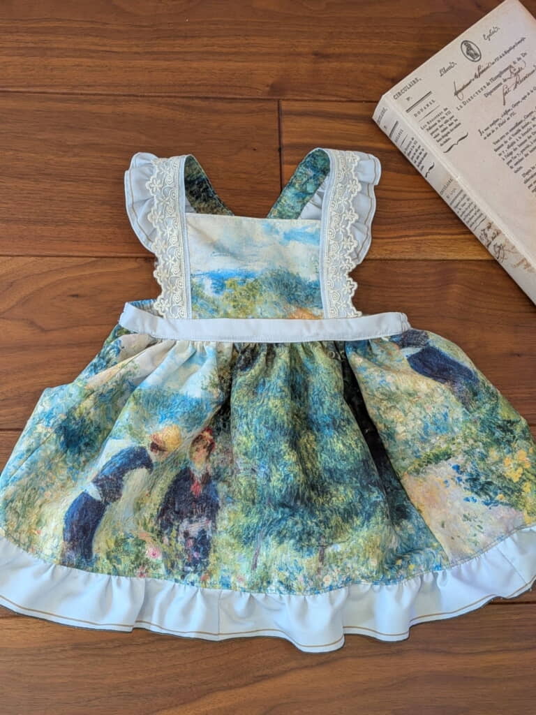 エプロンドレス！