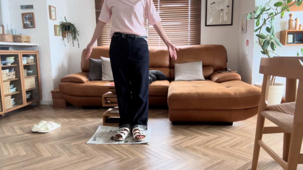トップスをピンクのTシャツにチェンジ
