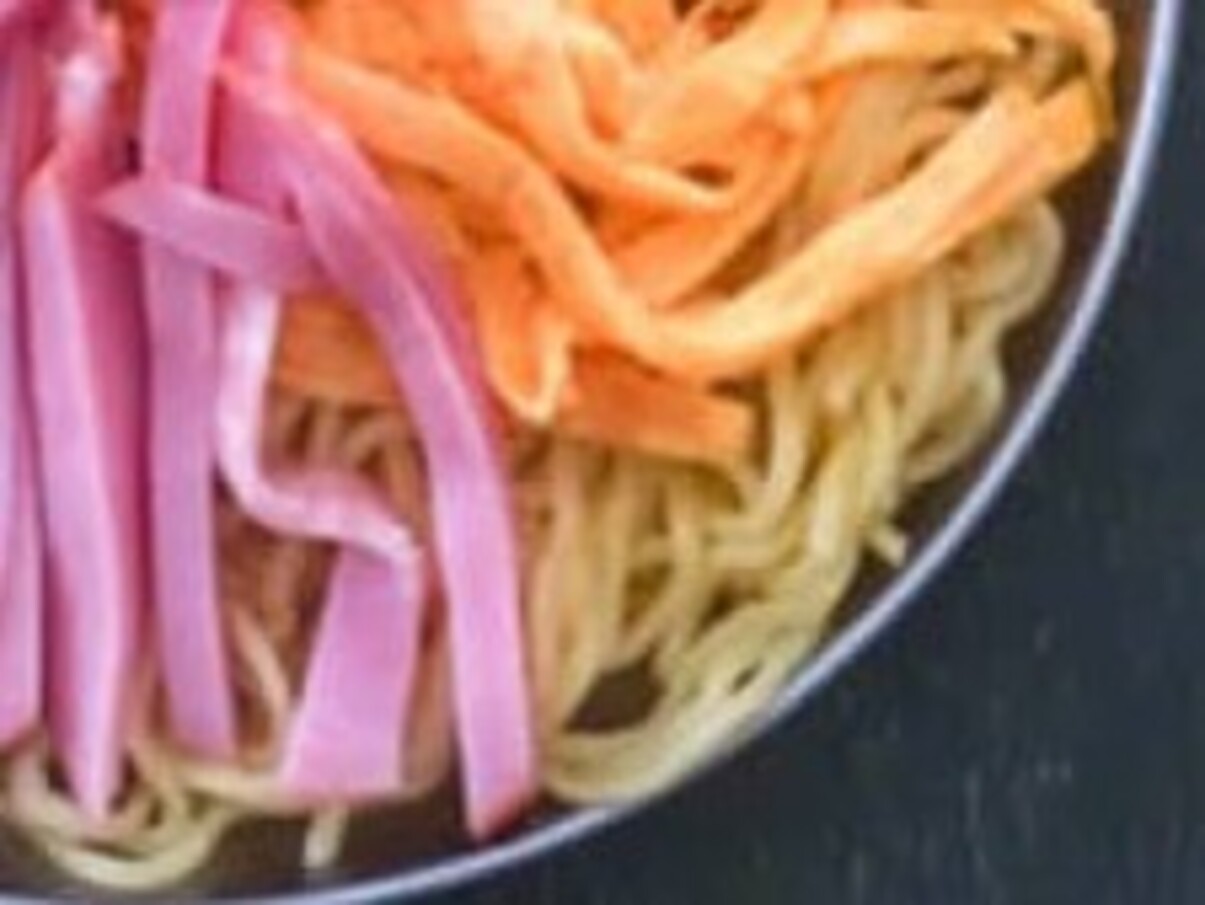 元寮母が、真夏の工事現場で作ったのは8人分の…… 「この現場で働きたい」驚きの料理に「テンション爆上がりですね」(1/2) | グルメ ねとらぼ